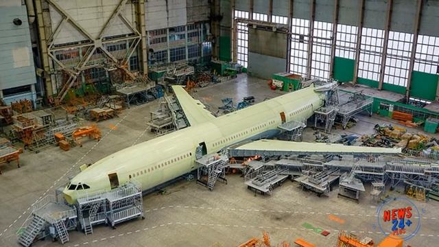 Первый экземпляр российского дальнемагистрального авиалайнера Ил-96-400М получил крылья смотреть онлайн