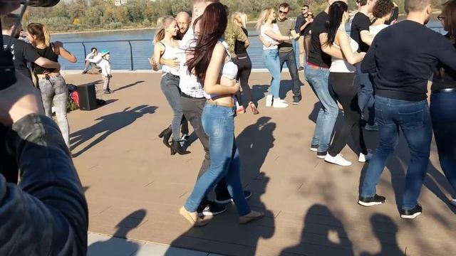Flashmob Bachata Warszawa 2018 (Warsaw Bachata Team) смотреть онлайн