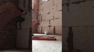Баня из пеноблока. установка маяков на саморезы. просто, быстро и удобно.