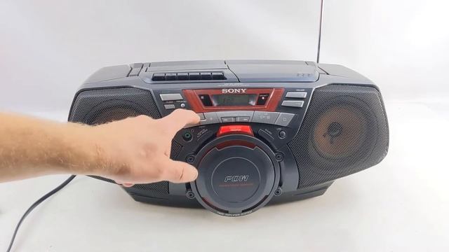 Short Demo of a Sony CFD-G50 CD AM/FM Radio Cassette Boom Box