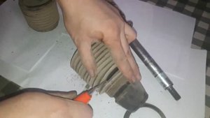 Мазда Демио. Пыльники передних стоек. Замена