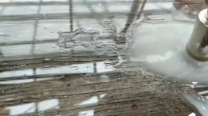 Вырезание квадратного отверстия в стекле.