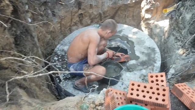Из сливной ямы сделали септик! смотреть онлайн