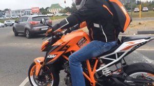 KTM 1290 Super Duke звук и вилли