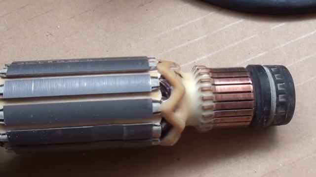 Замена ротора болгарки Makita 9555HN смотреть онлайн