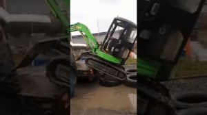 заезд экскаватора на трал