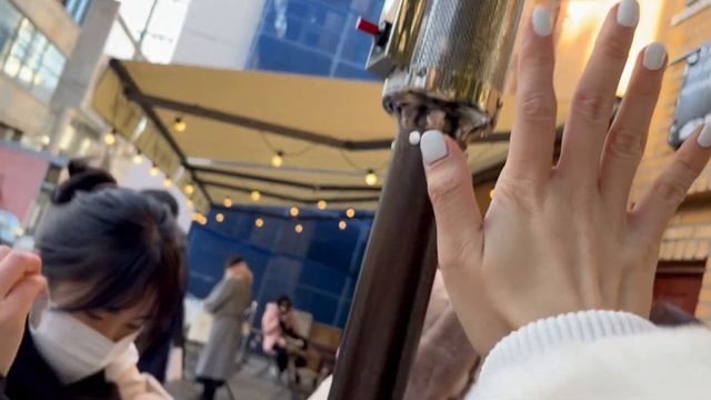 ? Challenge to eat only blue food at Korean convenience store + Shopping in Gangnam смотреть онлайн