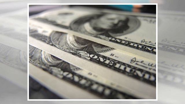 Перепуганные россияне кинулись скупать доллары и евро| TVRu смотреть онлайн