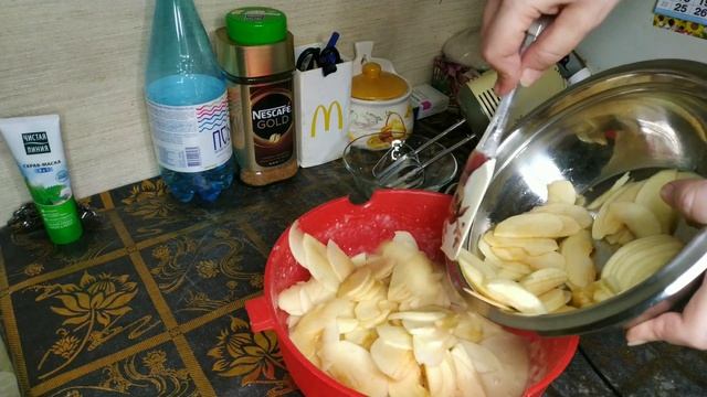 Пробуем рецепт/Французский яблочный пирог/Пирог невидимка/Делается легко, съедается... с трудом?♀️