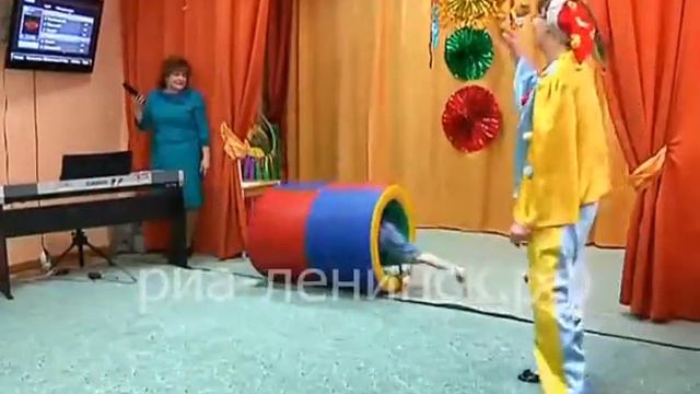 В социальных учреждениях города проводили зиму