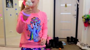 Кто разбил игрушки? Катя и Ростя обманули Маму! Kids Broke the Christmas Tree // Мы семья