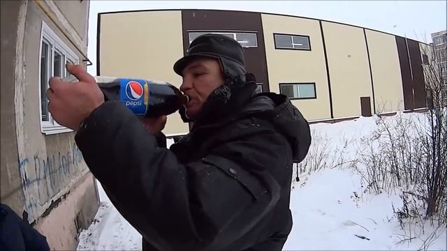 На что готов мужик ради 300 руб \ Лайм гуляет 2,5 литра пепси смотреть онлайн