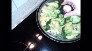 Жареная картошка с брокколи. Отзыв о железной сковородке.