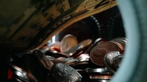 Положите монетку под коврик. Ритуал с монеткой на привлечение денег монета