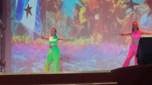 Прикольный лёгкий танец .