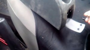 ЛОГАН.  Ручник подтянуть.