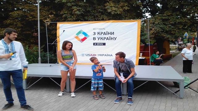 Засмущали девушку