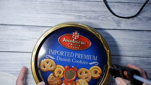 МУСОР В ДЕЛО||Взяла старую жестяную коробку из-под печенья и сделала милый органайзер для рукоделия смотреть онлайн