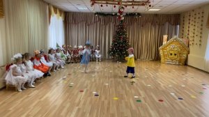Новогодний утренник в средней группе.