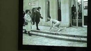 Олег Кулик . человек-собака в Германии
