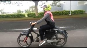 Oi adek berjilbab ungu