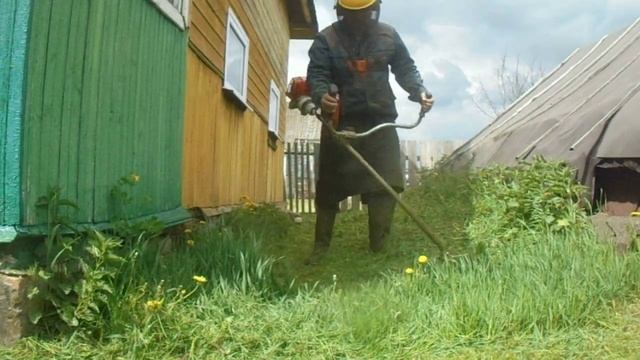 Покос травы мотокосой Stihl fs 130. смотреть онлайн