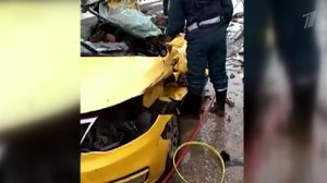 Крупное ДТП на юго-западе Москвы: грузовик с песком врезался в такси на Литовском бульваре