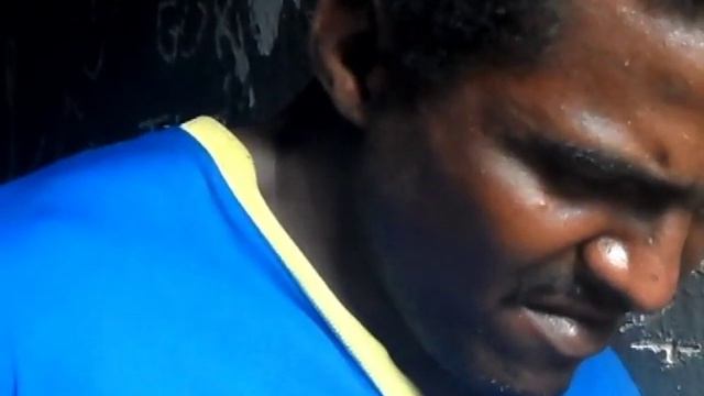 VIDEO MOSTRA CHEGADA DO ASSASSINO DO MENINO GABRIEL NA DELEGACIA DE MACHADINHO D OESTE смотреть онлайн