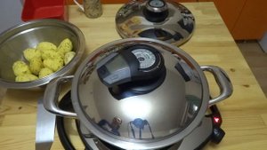 Стейк из голени индейки  с картошкой.  Готовлю в скороварке АМС.