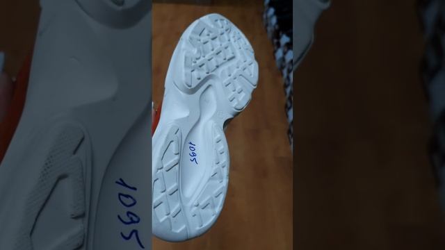 Женские кроссовки из замша от производителя смотреть онлайн