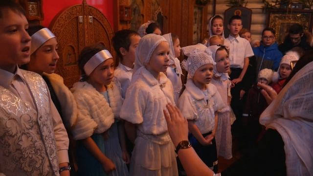 Рождественские песни и колядки. Детский хор