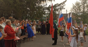 Инсценировка песни "Встанем" Ярослава Дронова (Shaman) .