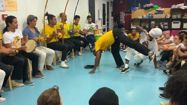 Mestre Boca do Rio & ALine (Ngoma Capoeira Angola) смотреть онлайн