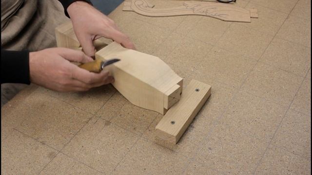 Ножка Кабриоль резная. Carved Cabriole leg. смотреть онлайн