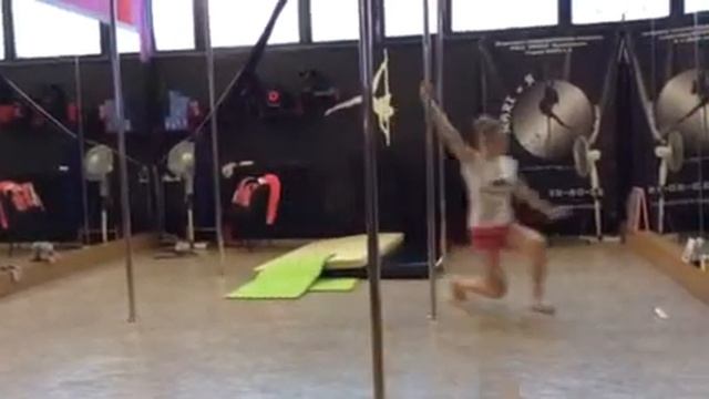 Диана, тренировка, студия MARI и Я смотреть онлайн