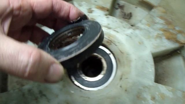 Подшипники в стиралке Haier. Почему производители экономят на мелочах? смотреть онлайн