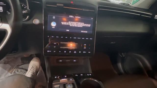 Обзор Hyundai Tucson на парковке в Корее смотреть онлайн