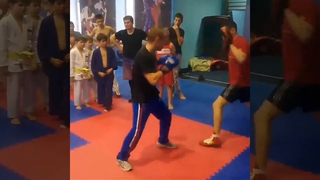Мастер-класс от ЗМС по боксу Эдуарда Абзалимова для юных рукопашников смотреть онлайн
