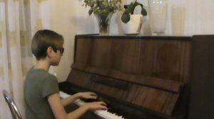 Мелодия из фильма "Элен и Ребята" на пианино