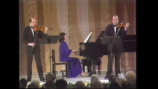 Igor Oistrakh & Valery Oistrakh, violins: Sarasate Navarra Op. 33 for two violins. смотреть онлайн
