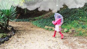 Дождик, Дождик Уходи Мама, Папа и Я хотим играть! Веселая песенка для детей