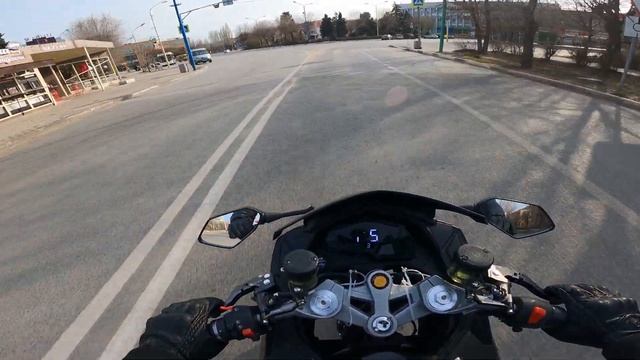 Электромотоцикл,200км/ч по городу.