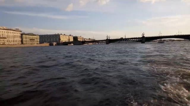 Прогулка по Фонтанке и Неве смотреть онлайн