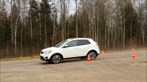 Новый SsangYong Actyon 2014 выполняет переставку, тест на управляемость
