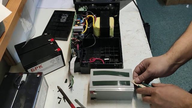 Замена аккумуляторов APC Back UPS 1100 (bx1100ci-rs) смотреть онлайн