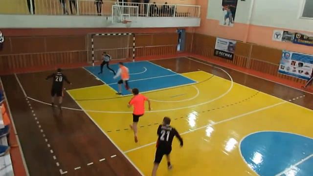 Рк-20 (Высшая Лига) Исход 9:4 Феникс 1 тайм смотреть онлайн