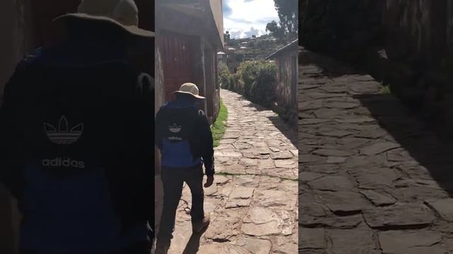 A (fast) walk through Taquile island