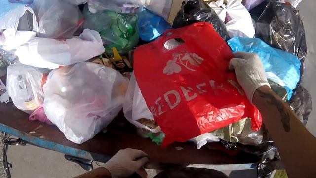 Громлю помойки Питера #2 - ЭТО IPHONE ИЛИ ВЛАЖНЫЕ САЛФЕТКИ смотреть онлайн