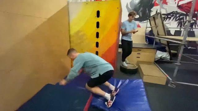 Проказничаем в доме ПАРКУРА