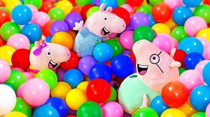 Свинка Пеппа и самодельный бассейн! Видео про игрушки для детей
